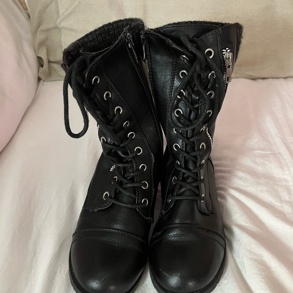 women's black lace-up boots